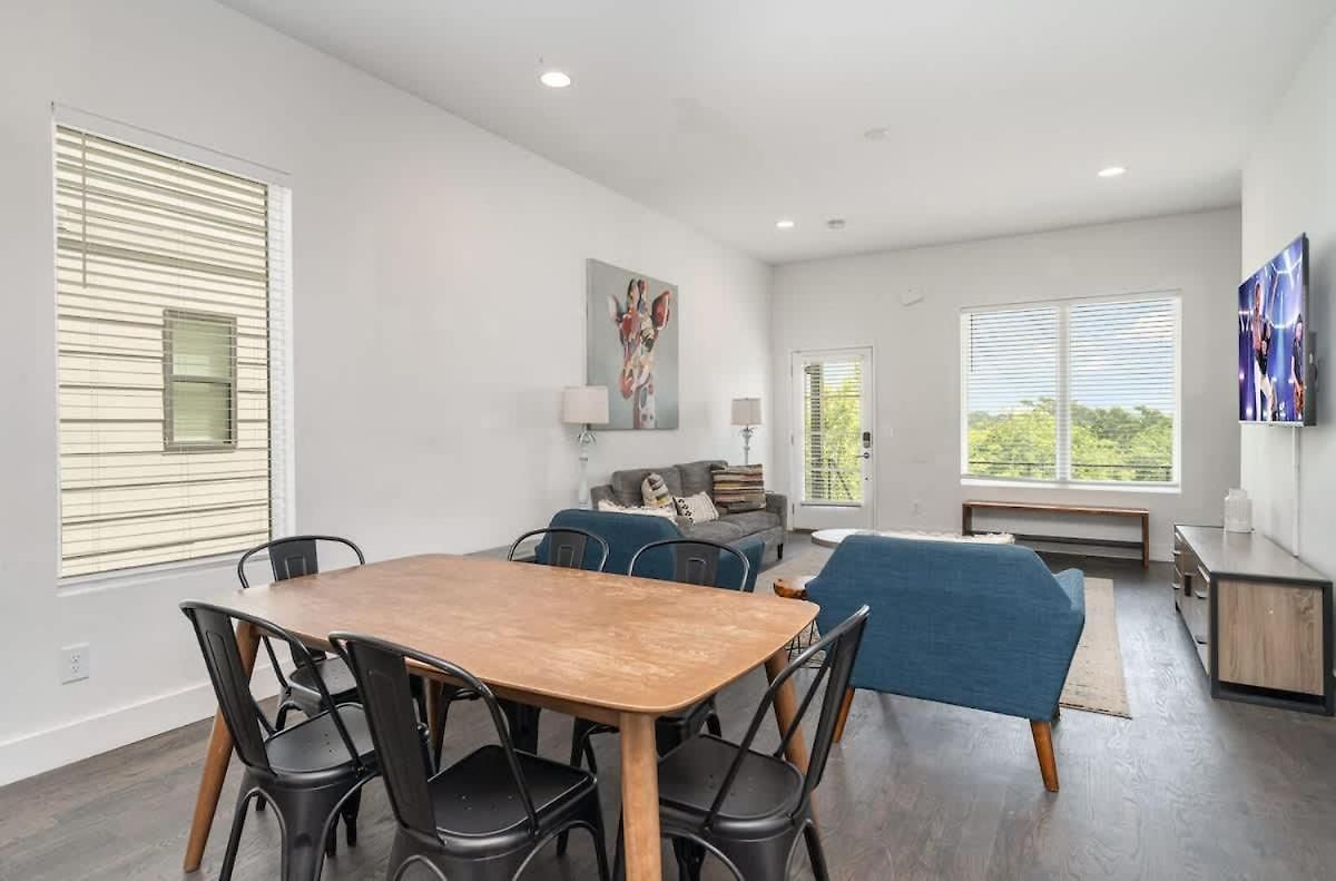 Holiday home Hurst House - 4 Stylish Homes - Mins To Germantown