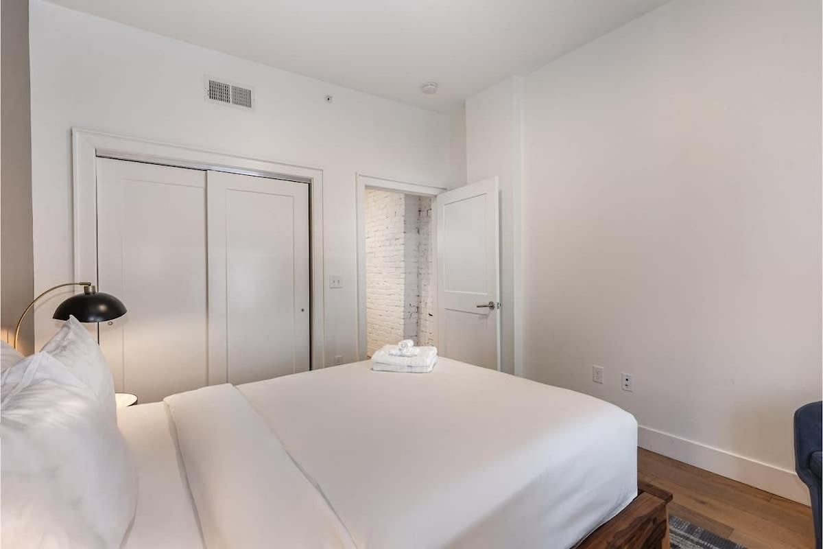 Holiday home The Saddlery-frequency-2 Units-walk 2 Broadway *