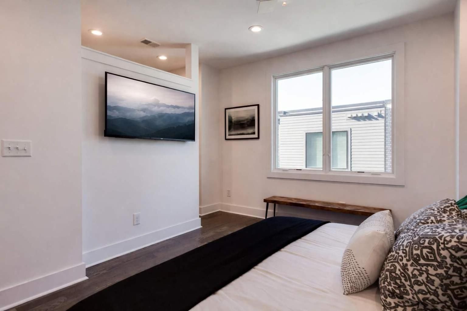 West End Dream-private Balcony-6 Mins To Broadway Holiday home *