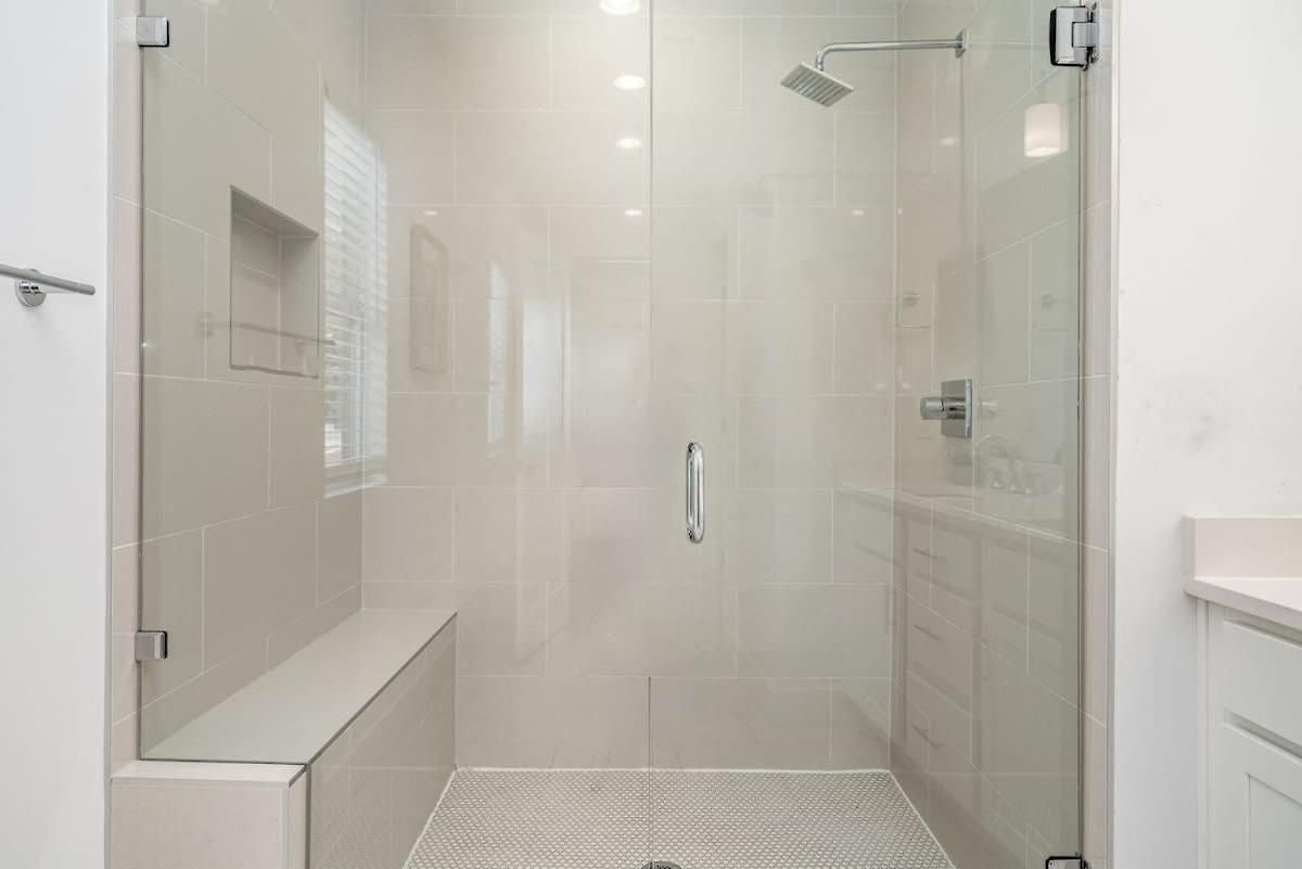 Hurst House - 4 Stylish Homes - Mins To Germantown Holiday home