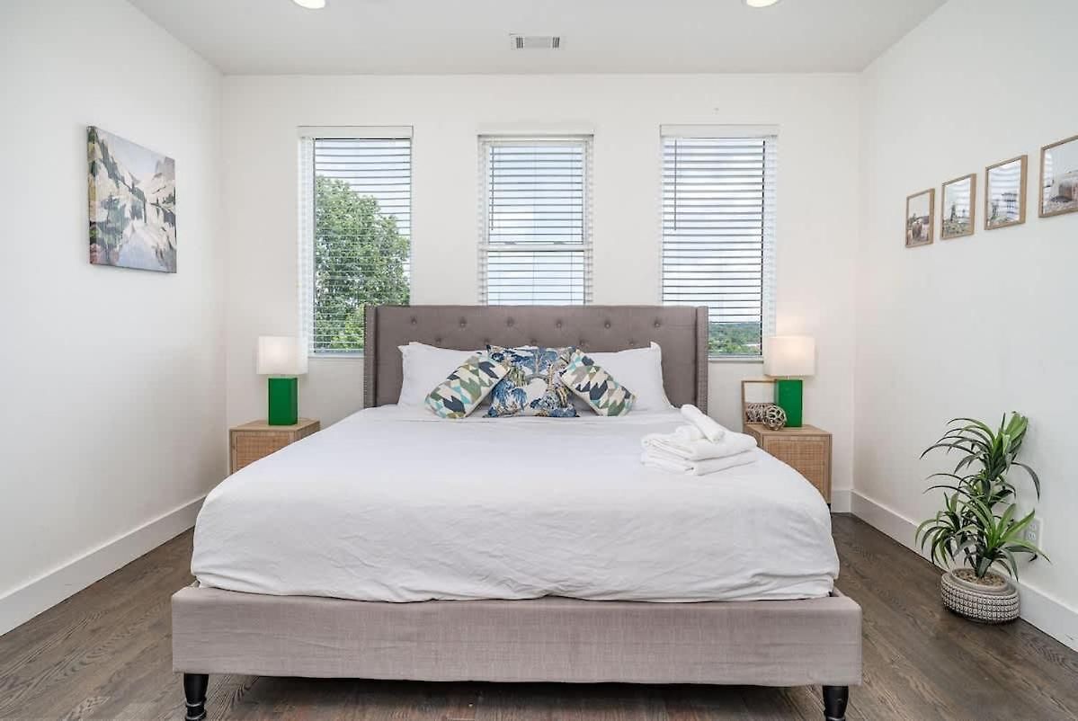 Holiday home Riff & Rest - 2 Stylish Homes - Mins To Germantown