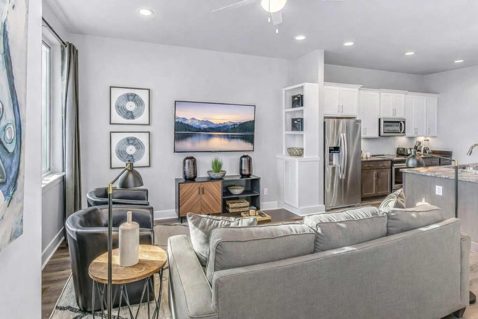 2 Townhomes - Sleeps 24-rooftop Patios Holiday home