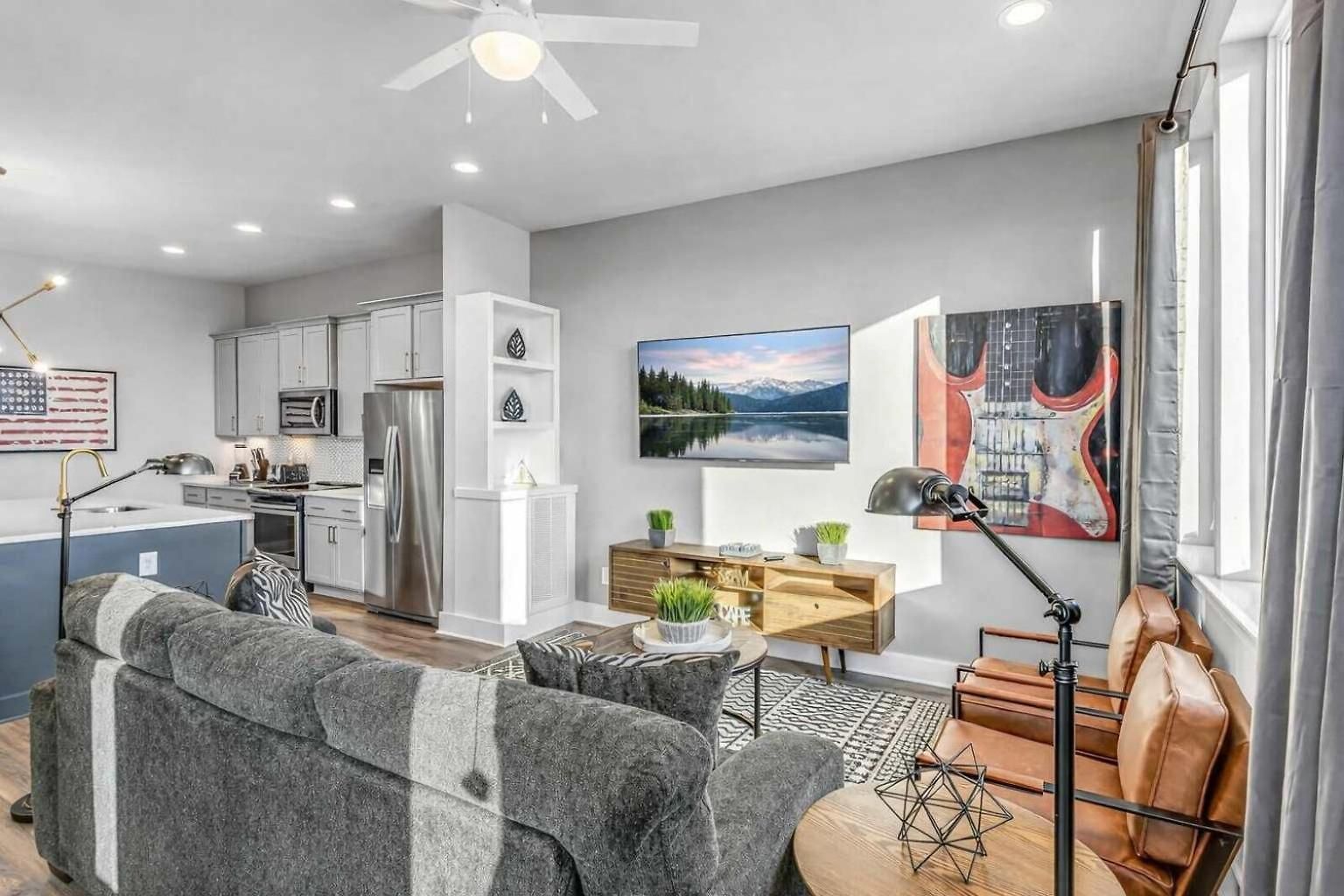 Holiday home 2 Townhomes - Sleeps 24-rooftop Patios