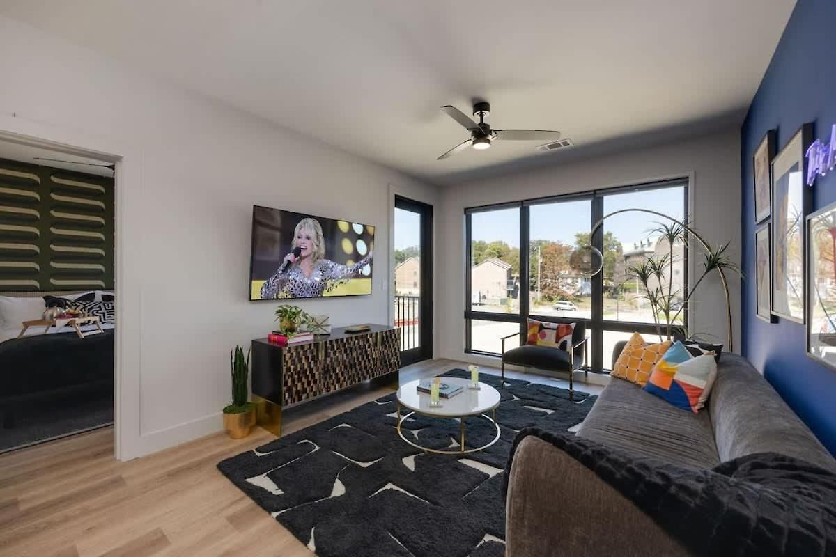 Gaia - Odyssey - 4 Units - Heart Of Midtown *