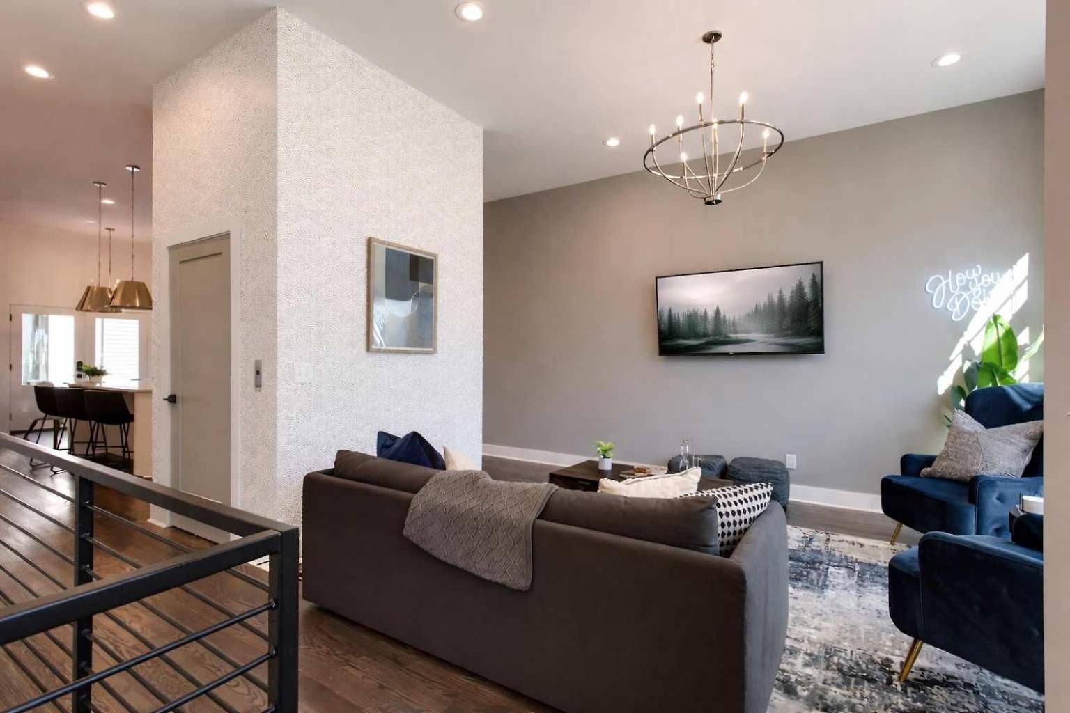 West End Dreams-2 Homes-6 Mins To Broadway Holiday home