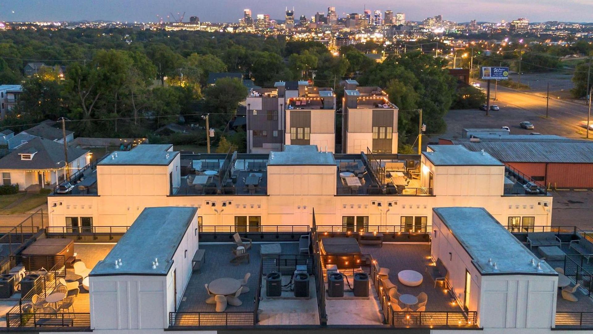 Escape With Skyline Deck And Hot Tub *