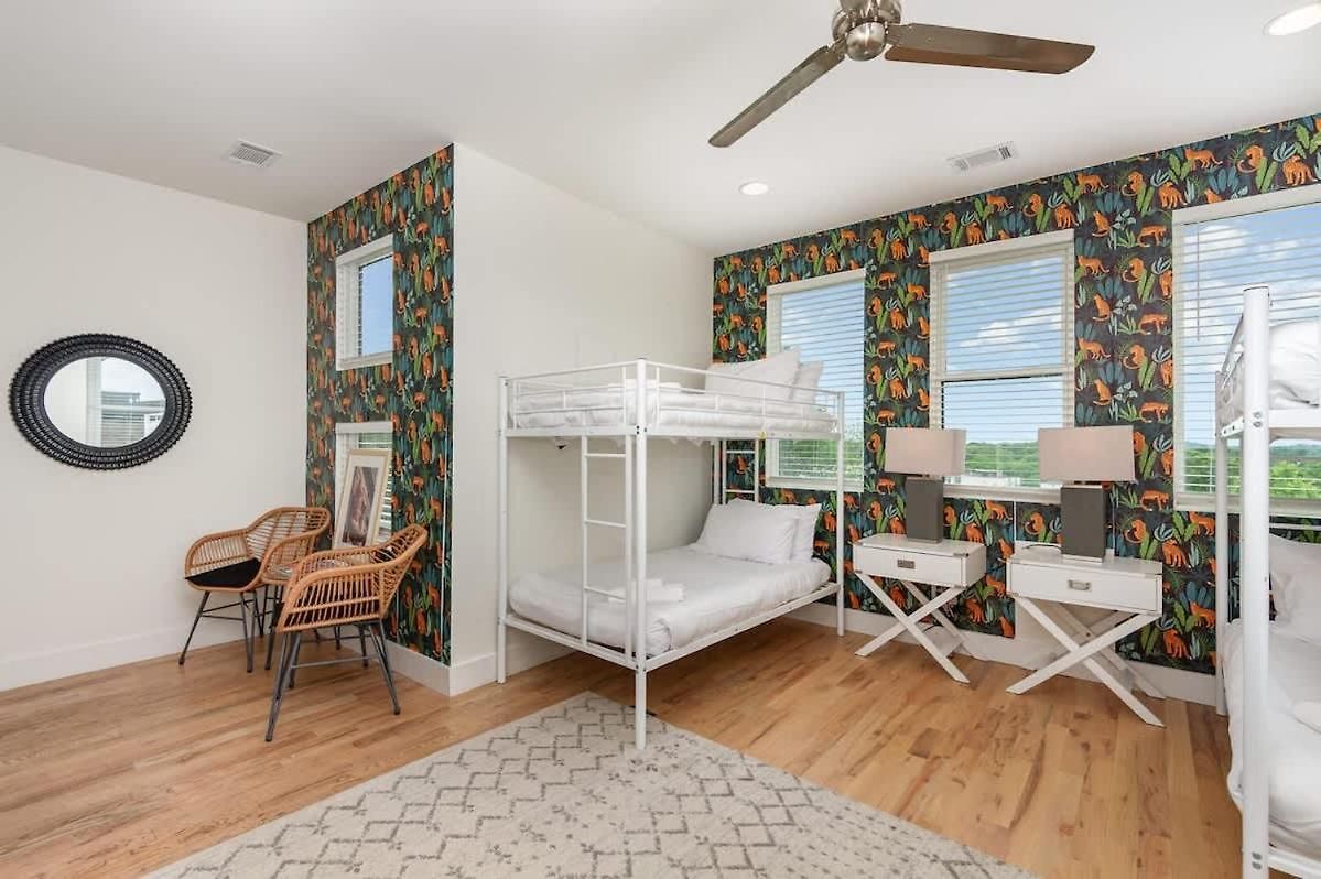 Holiday home Hurst House - 4 Stylish Homes - Mins To Germantown Nashville