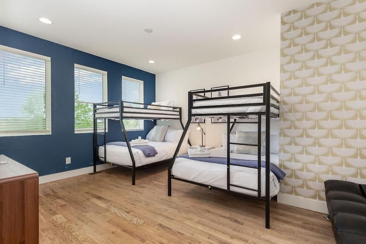 Holiday home Hurst House - 4 Stylish Homes - Mins To Germantown