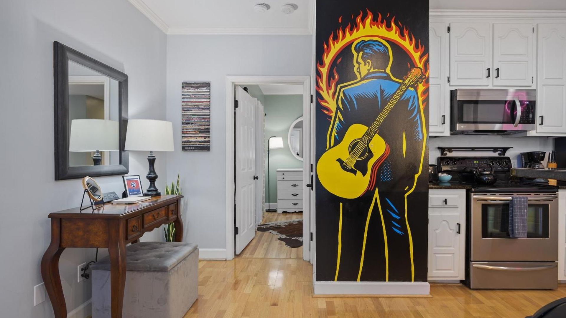 Historic Honky Tonk Hideaway Apartment *