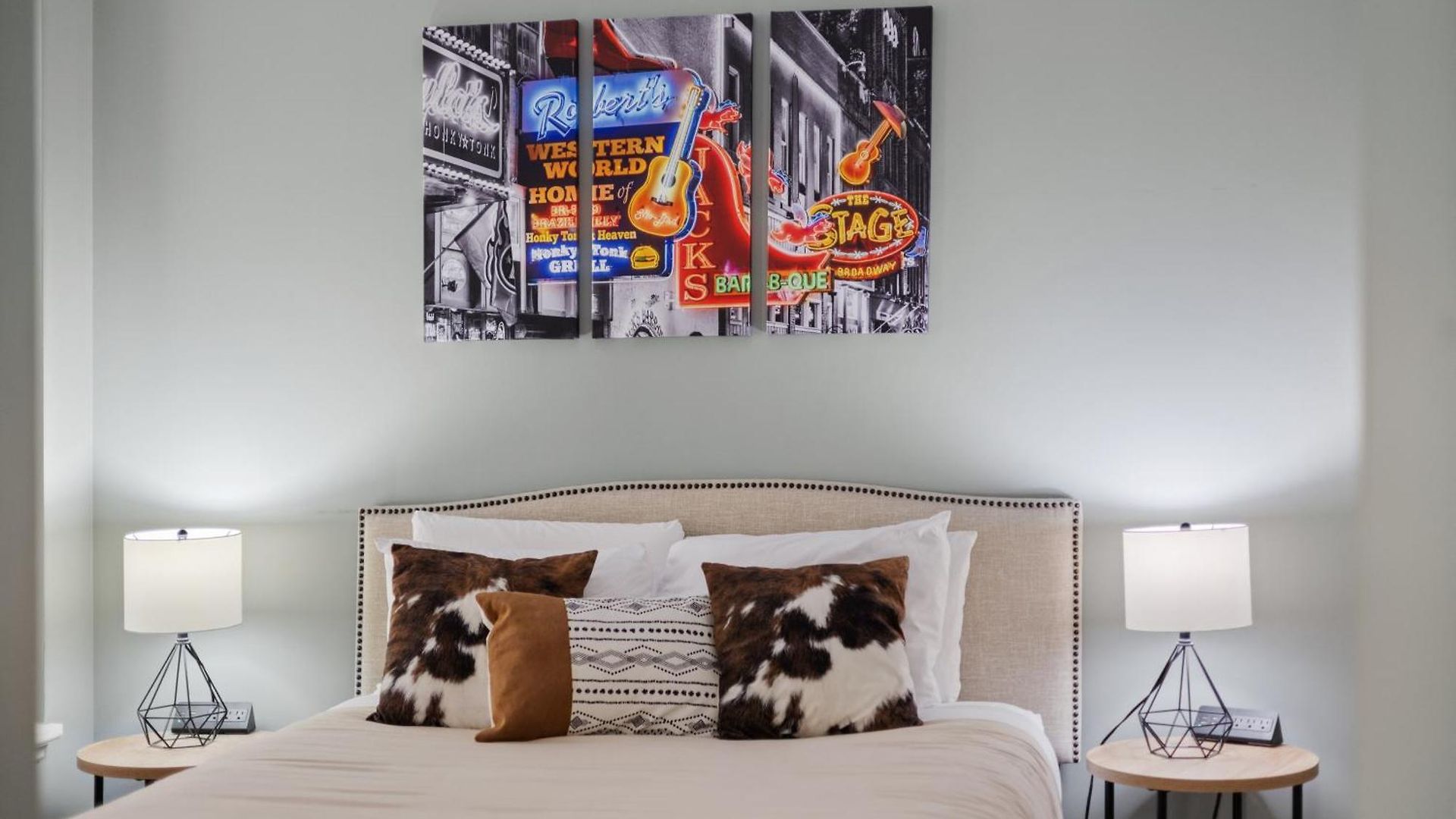 Historic Honky Tonk Hideaway Apartment *