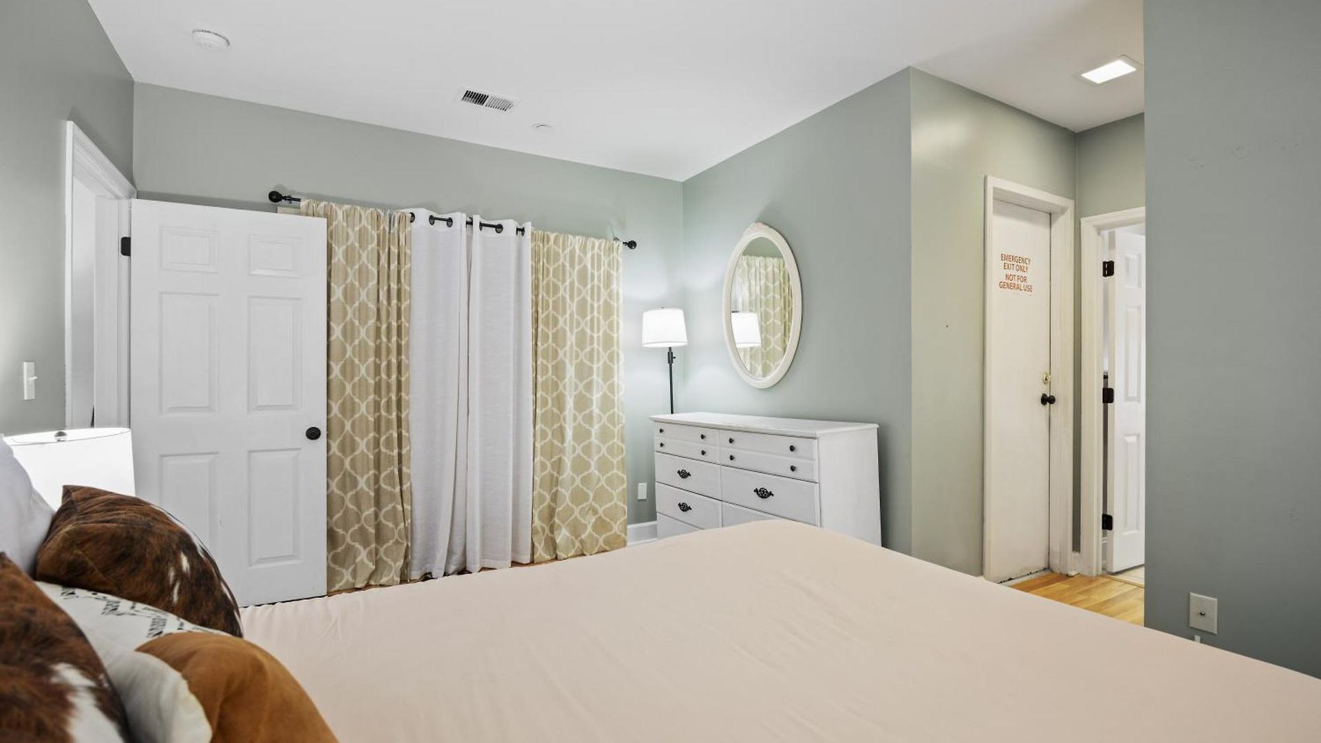 Apartment Historic Honky Tonk Hideaway *