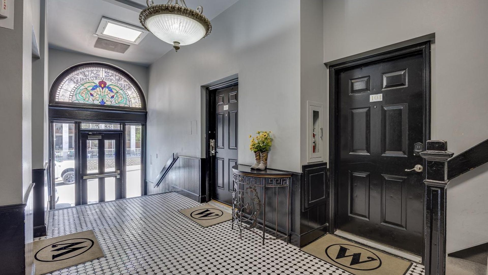 Apartment Historic Honky Tonk Hideaway *
