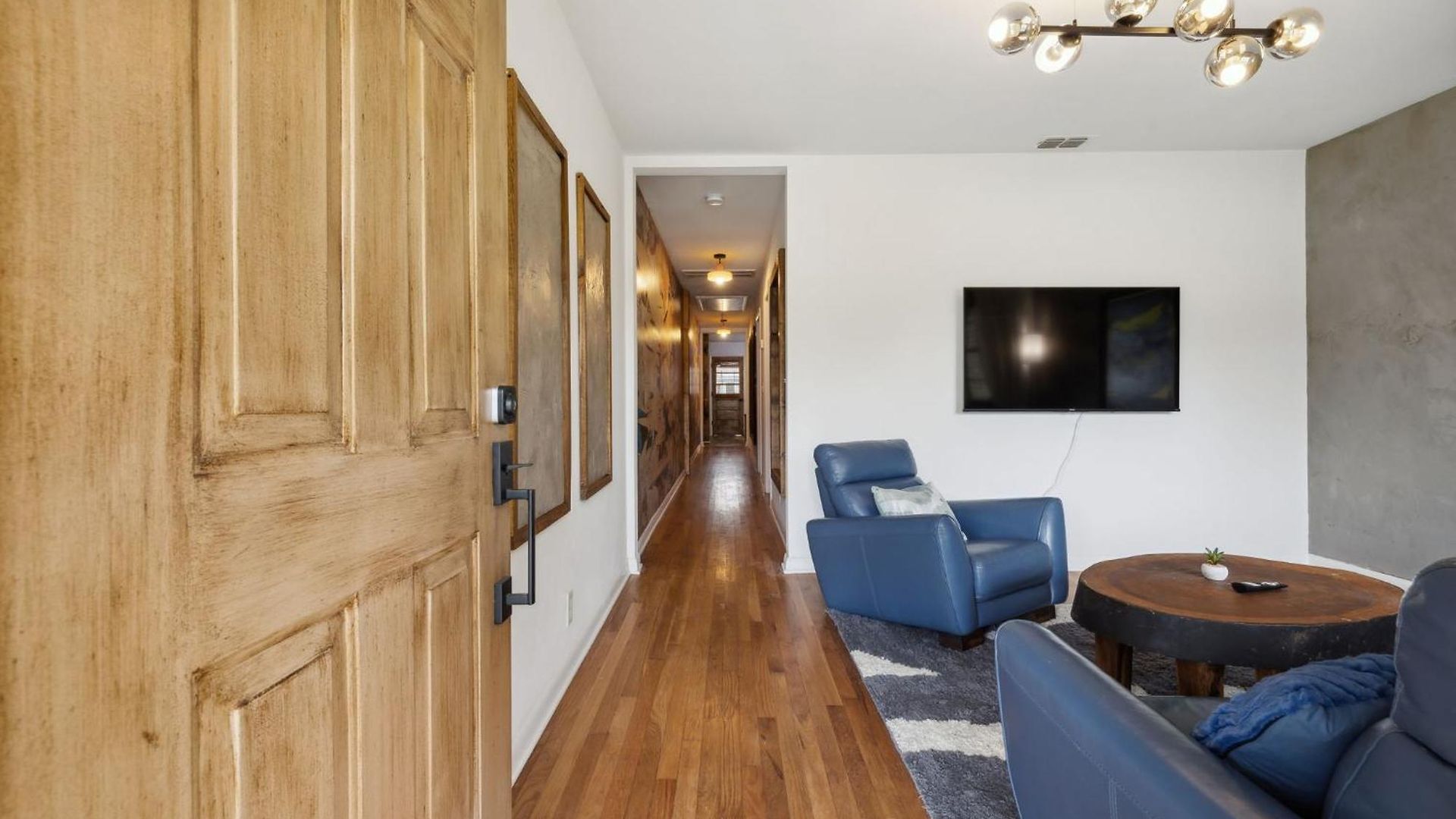Vibey Unit In Duplex *