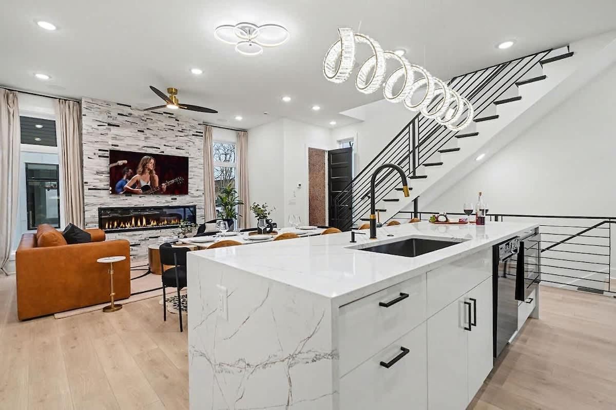 Holiday home Halo-rooftop Patio & Game Room-mins To Broadway *
