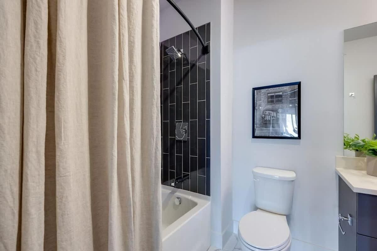 Holiday home Symphony - Odyssey - Mins To Broadway - Pool & Gym Nashville