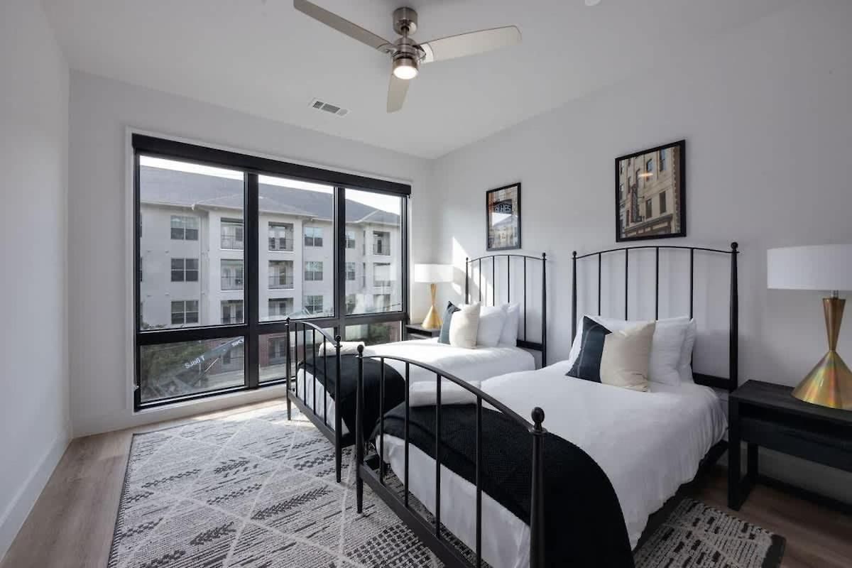Symphony - Odyssey - Mins To Broadway - Pool & Gym * Nashville