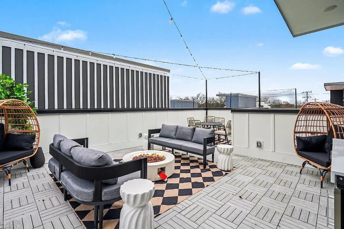 Holiday home Halo-rooftop Patio & Game Room-mins To Broadway *