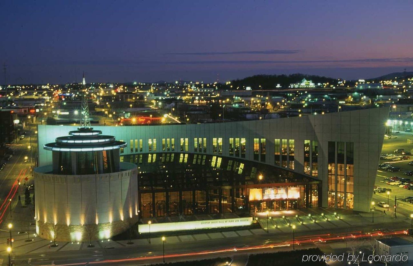 Hotel Doubletree By Hilton Airport 3*