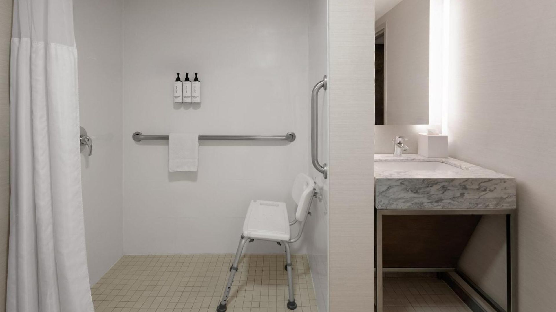Crowne Plaza Airport By Ihg Hotel Nashville