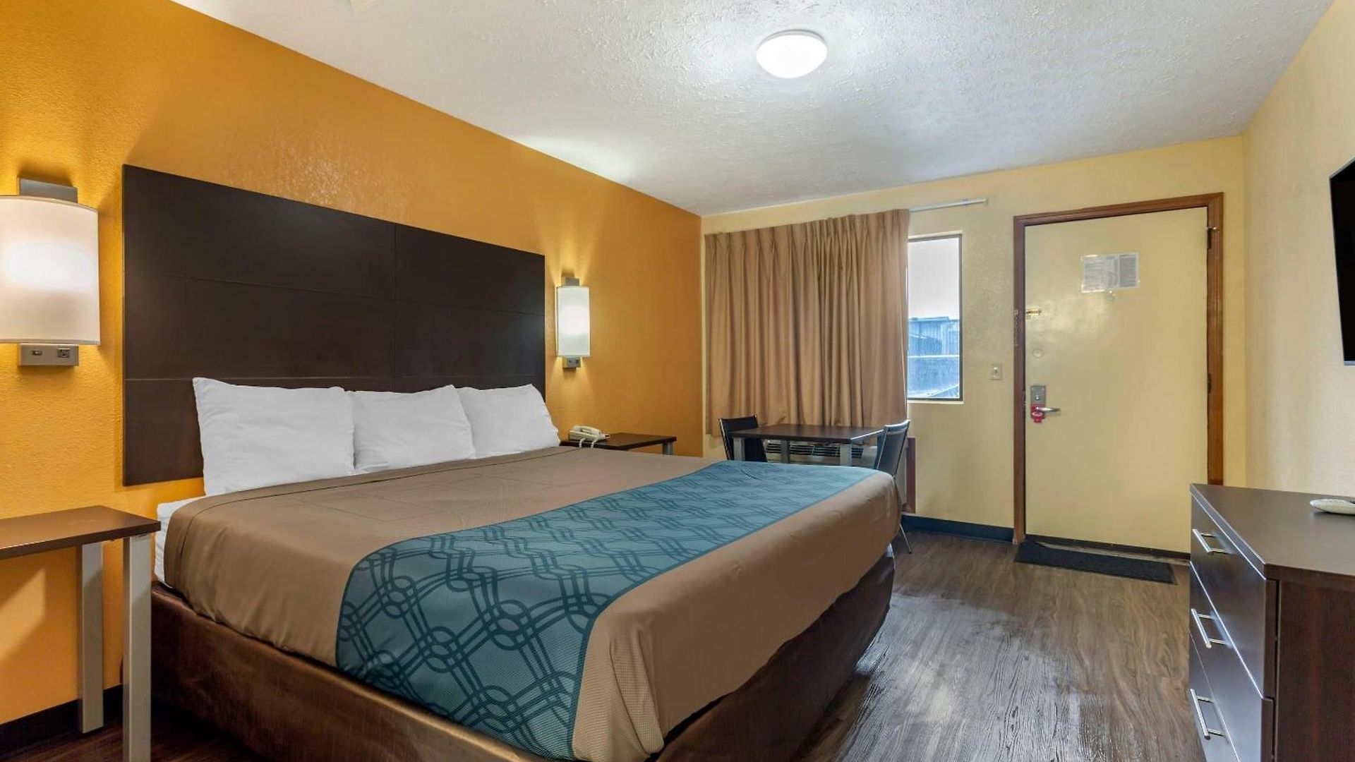 Econo North Motel