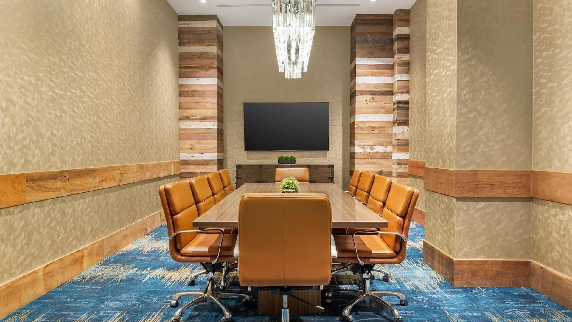 Cambria Downtown Hotel