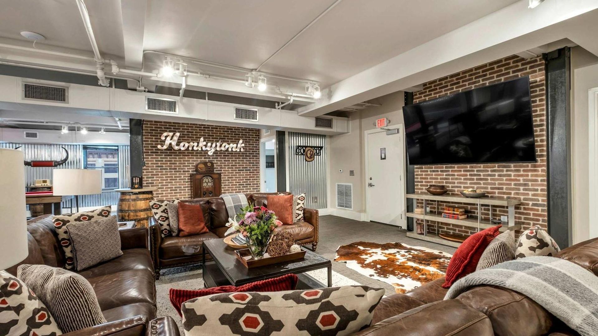 Honky Tonk 6 Bedroom By Maddox Apartment