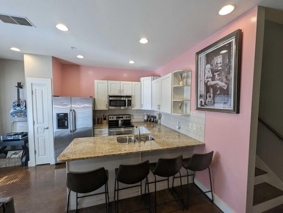 2-bedroom Unit With Free Parking & 2 King Beds *