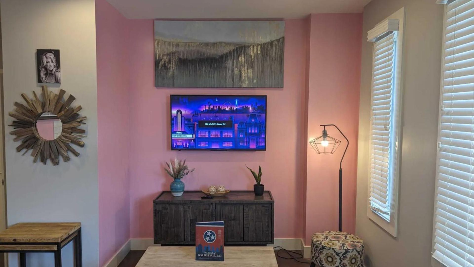 2-bedroom Unit With Free Parking & 2 King Beds Apartment
