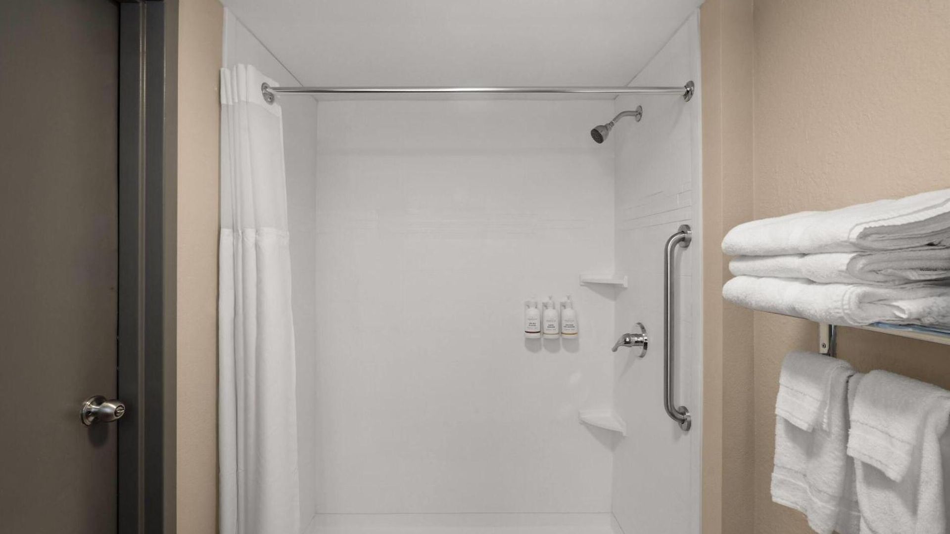 La Quinta By Wyndham Airport/opryland Hotel 3*