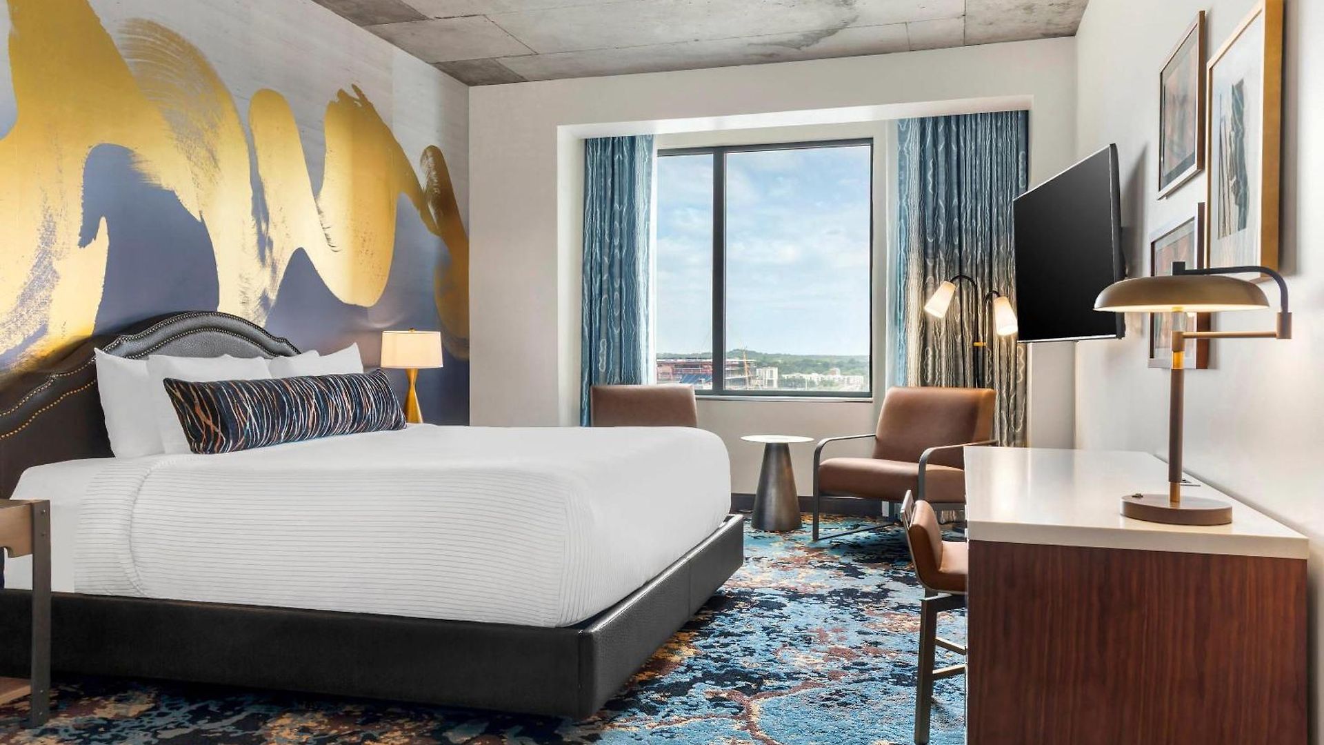 Cambria Downtown Hotel 4*