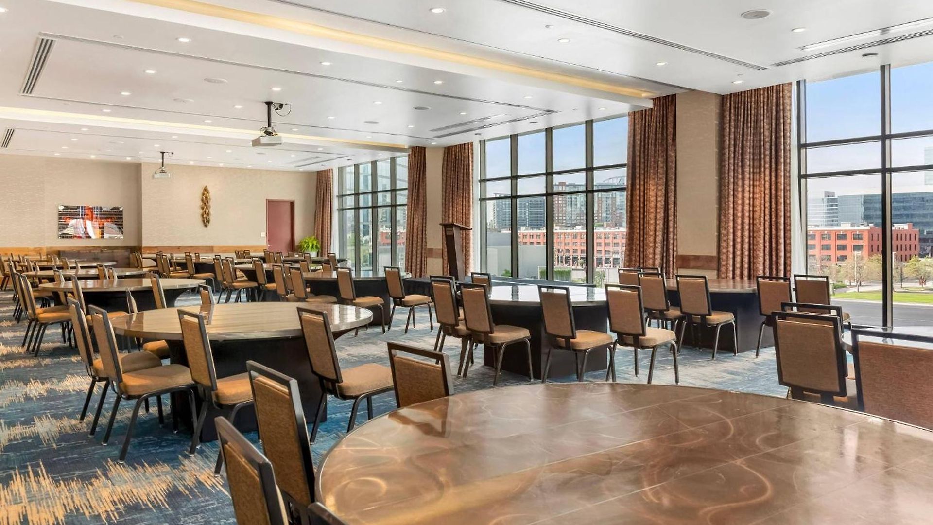 Hotel Cambria Downtown Nashville