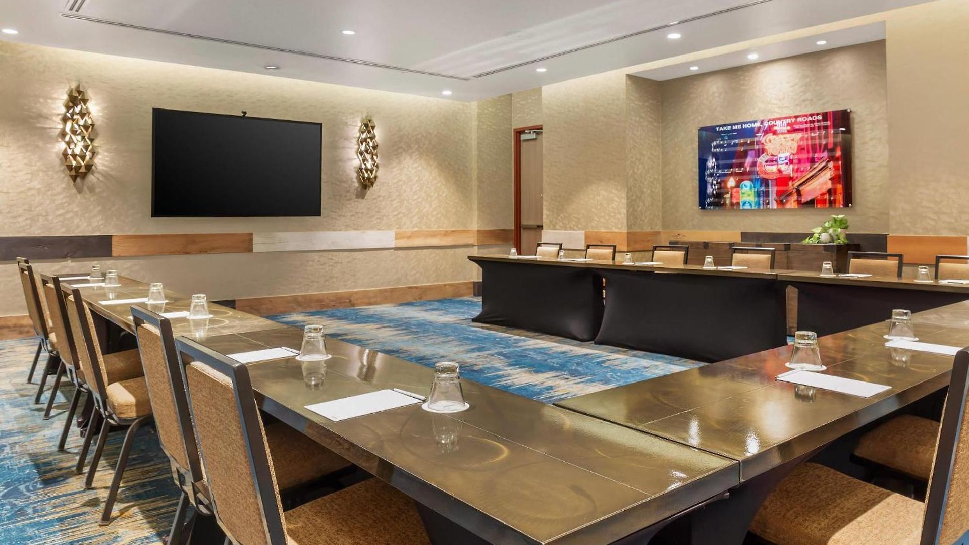 Hotel Cambria Downtown