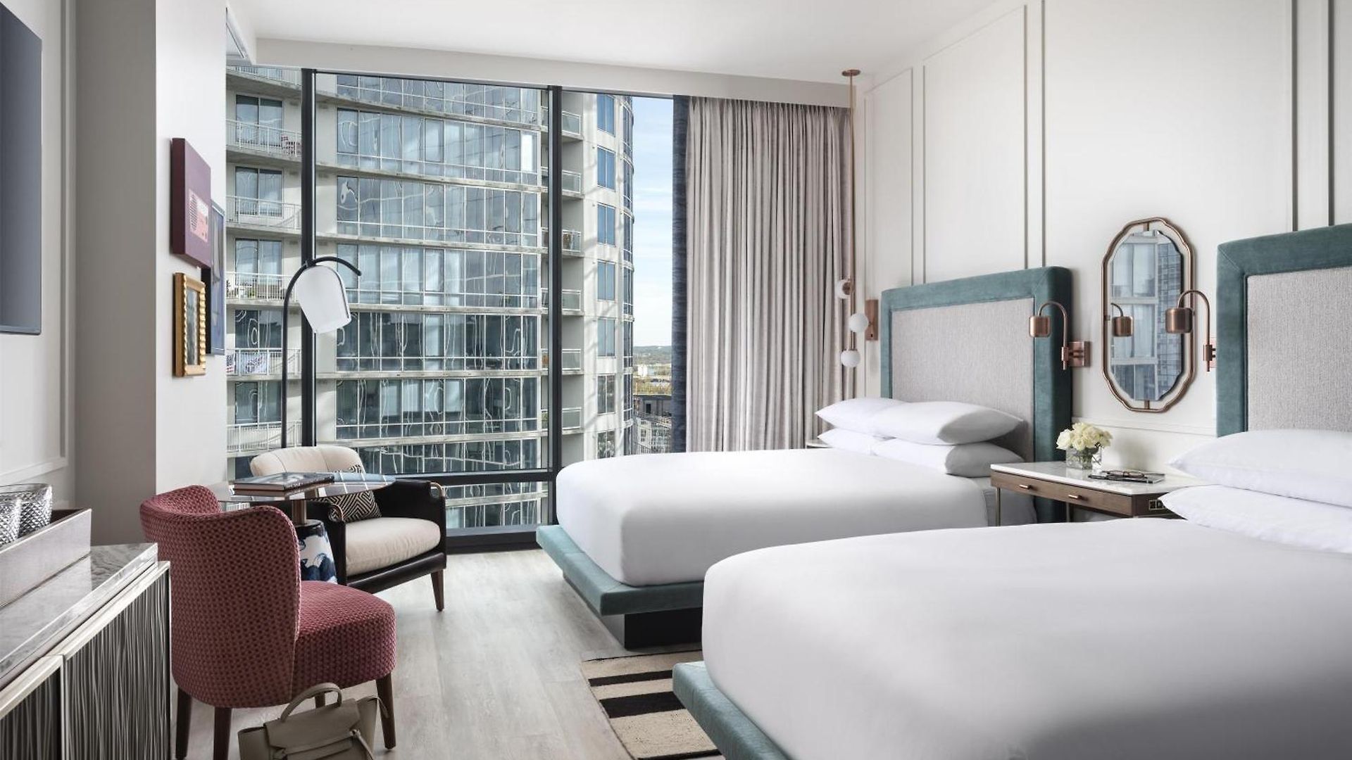 Hyatt Centric Downtown Hotel 4*