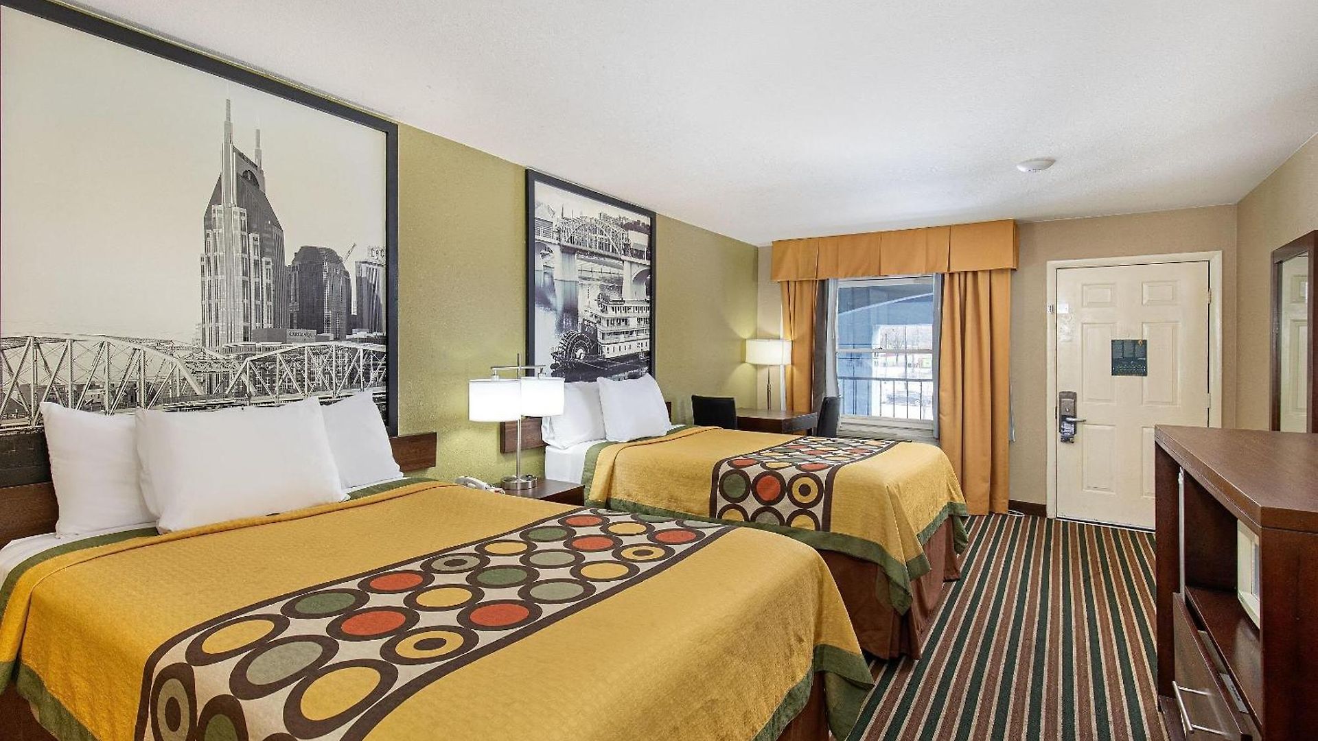 Hotel Super 8 By Wyndham West 2*