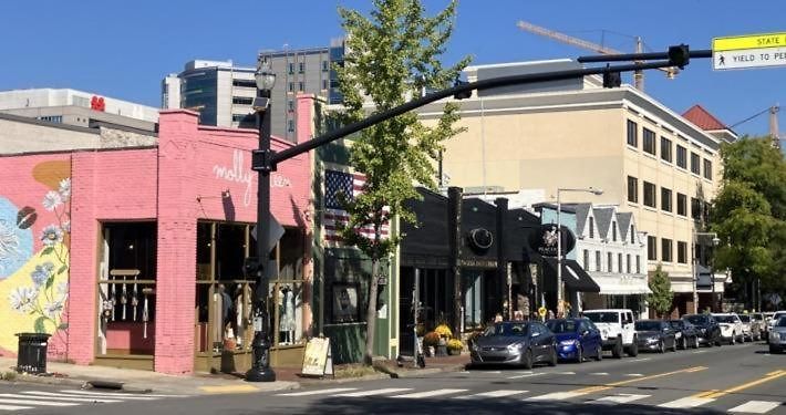 Twin Belmont Homes W 8 King 4 Living Sleep Up To 24 Guests Walk To Belmont & Vanderbilt Near Music Row The Gulch & 12 South 2 Miles To Broadway Smart Tvs Parking 24 Hr Hospitality Holiday home