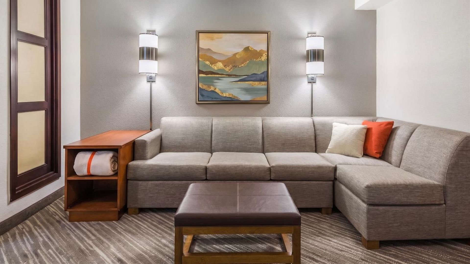 Bna Suites