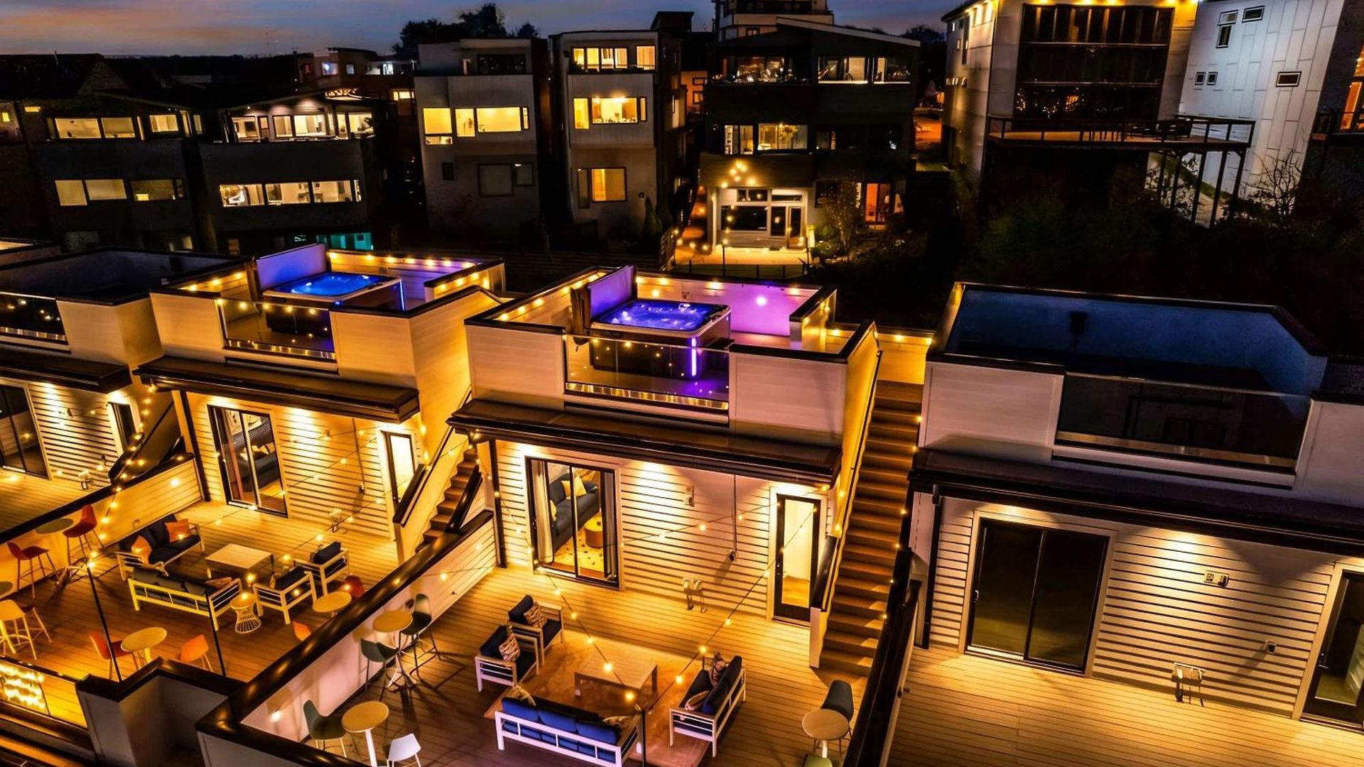 Holiday home New Nash Eras - 15 Beds - Hot Tub On Rooftop Deck *