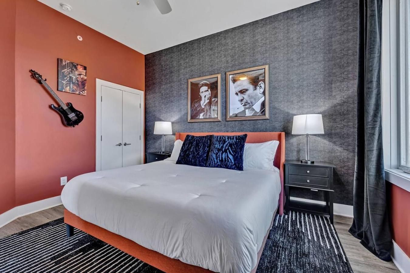 The Outlaw In Downtown By Nautical Holiday home *