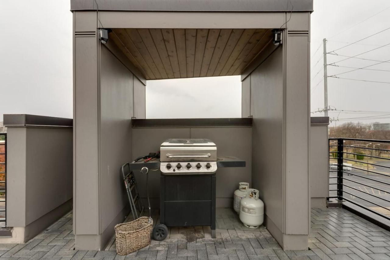 Luxury Townhome! Rooftop-game Room! Near Broadway! Holiday home *