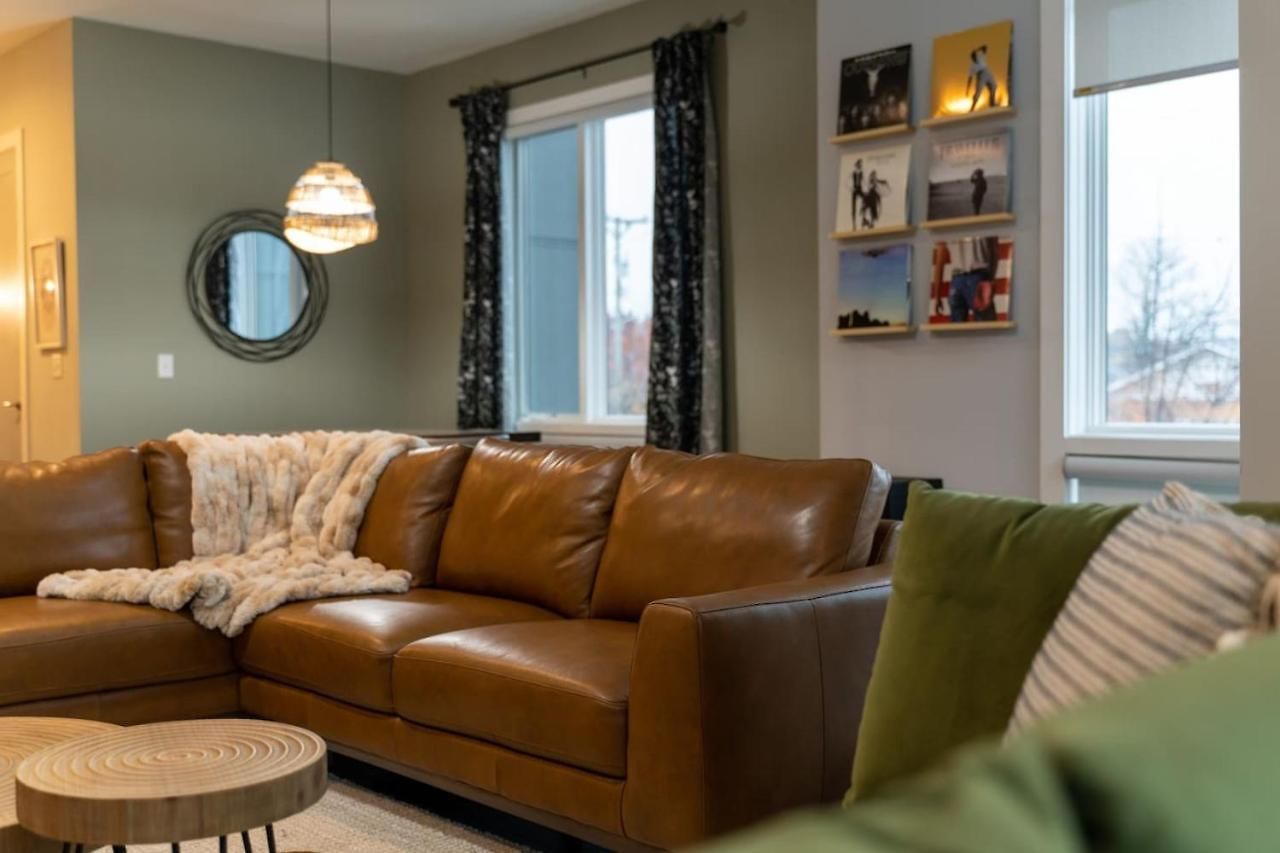 Luxury Townhome! Rooftop-game Room! Near Broadway! *