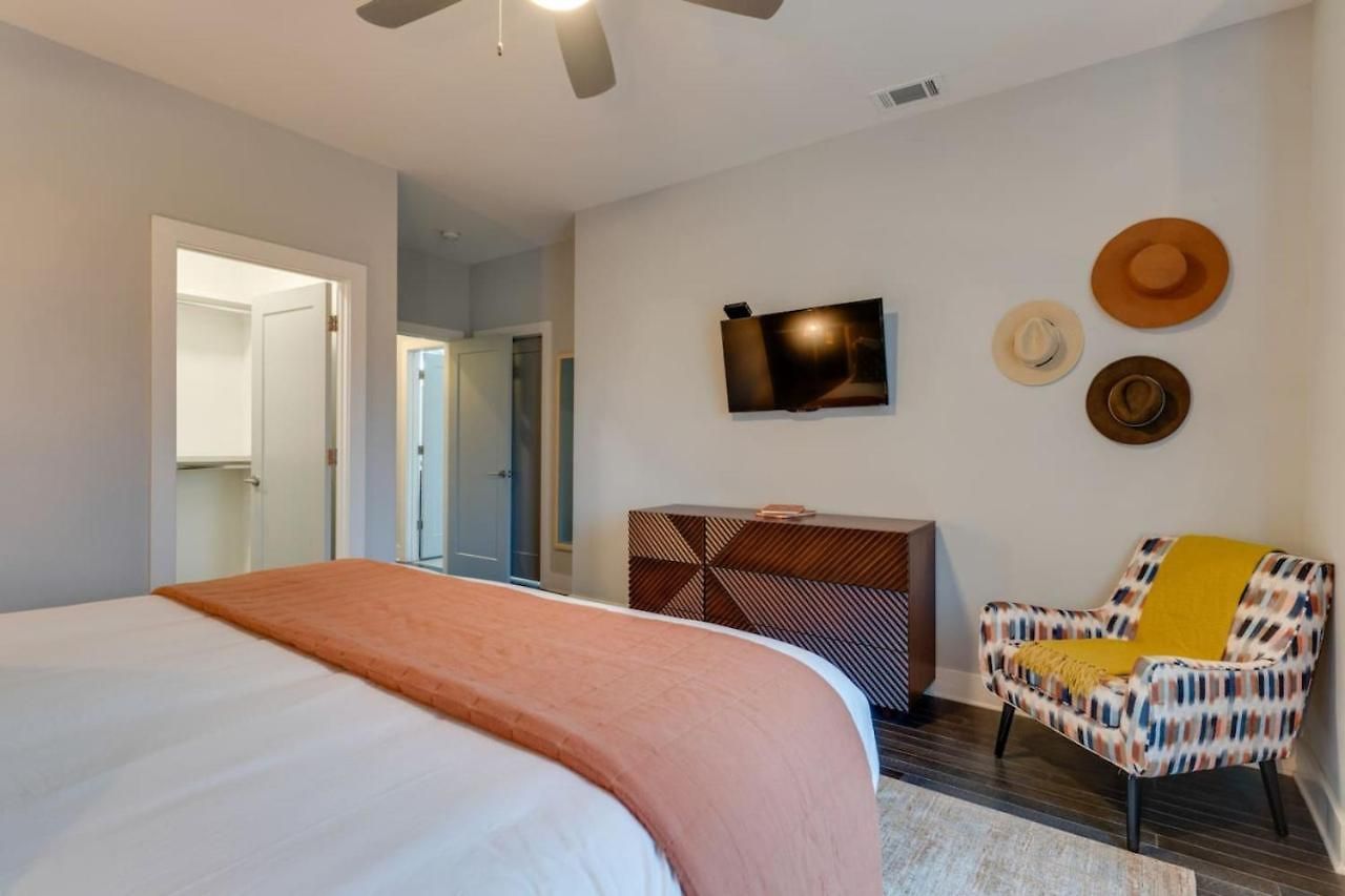 Holiday home Luxury Townhome! Rooftop-game Room! Near Broadway! Nashville