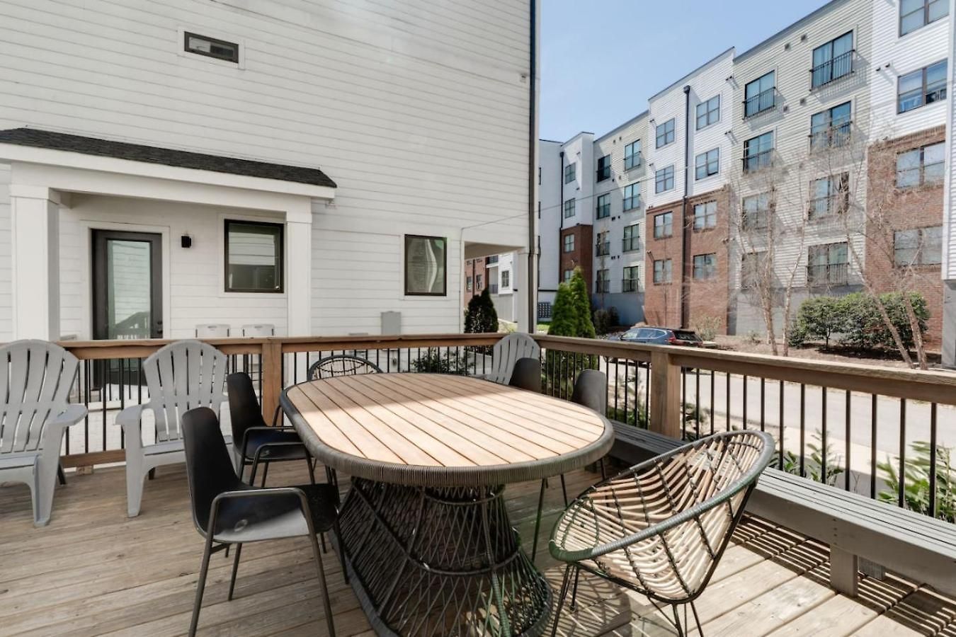 Mural The Gulch Townhome Near Broadway | Sleeps 12 Holiday home Nashville