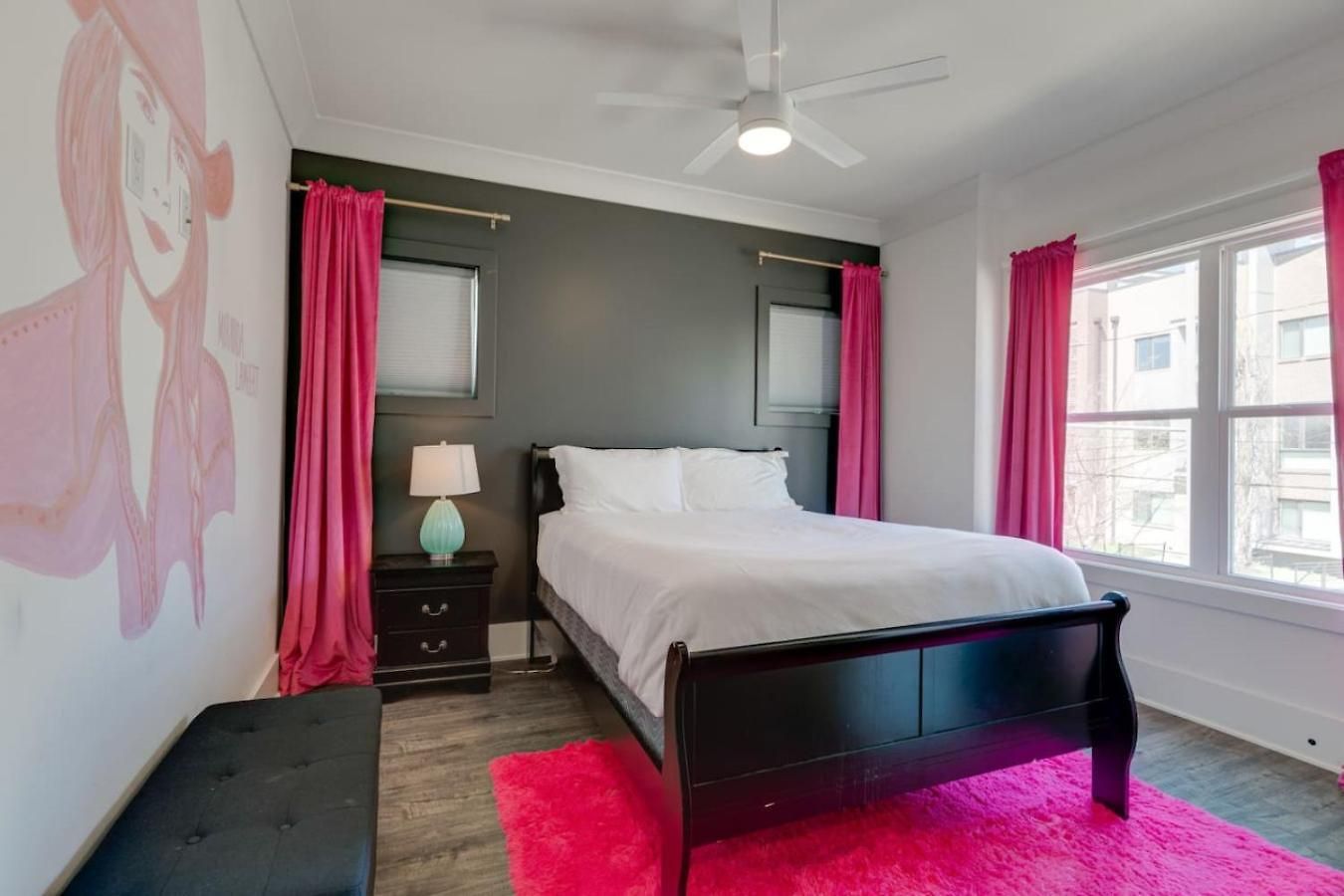 Mural The Gulch Townhome Near Broadway | Sleeps 12