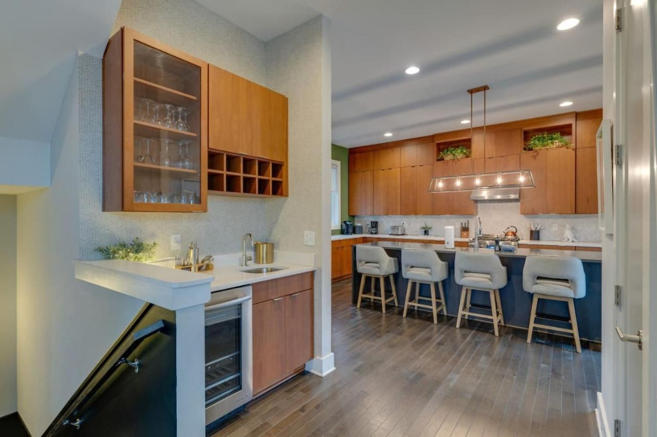 Holiday home Luxury Townhome! Rooftop-game Room! Near Broadway! *