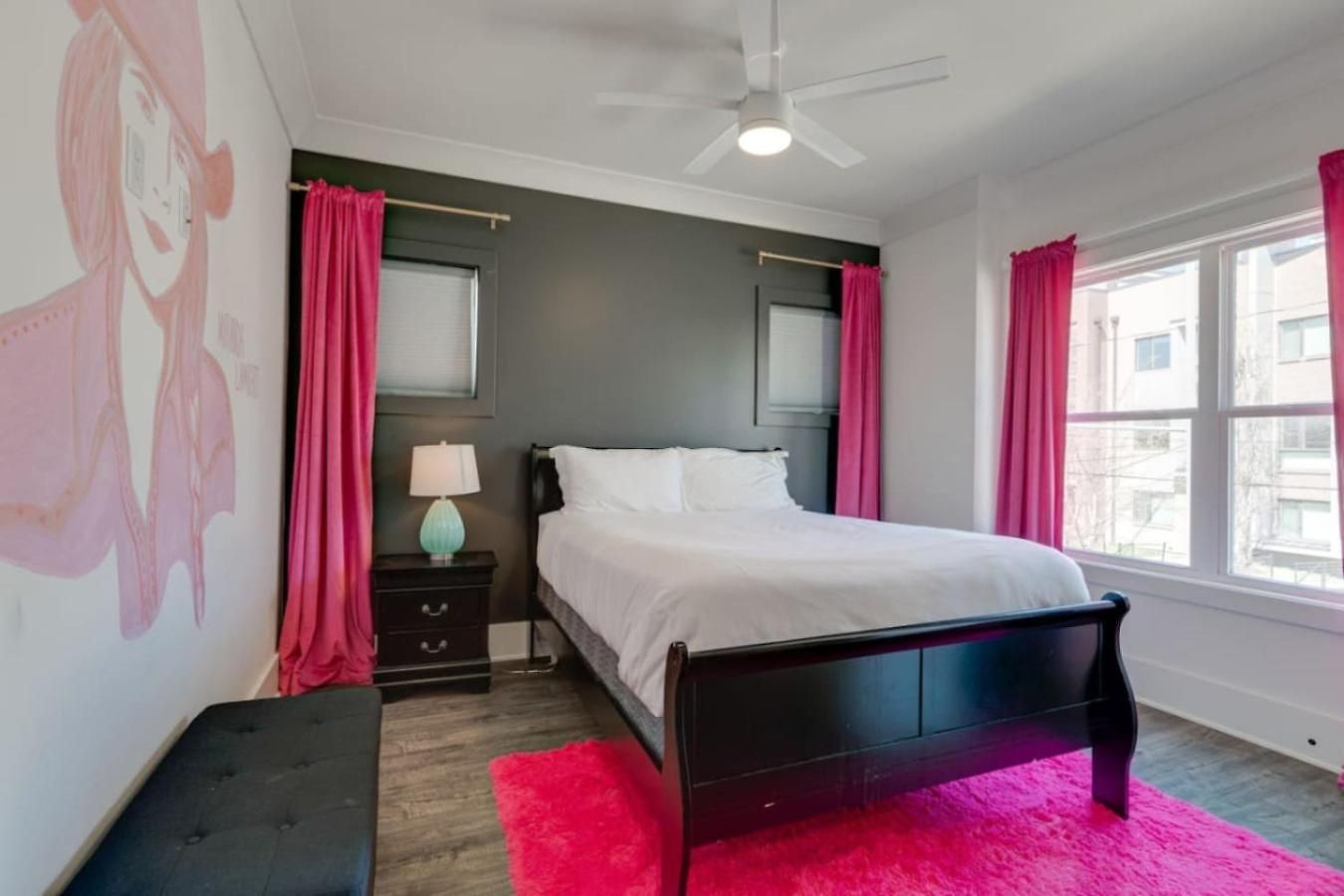Mural The Gulch Townhome Near Broadway | Sleeps 12