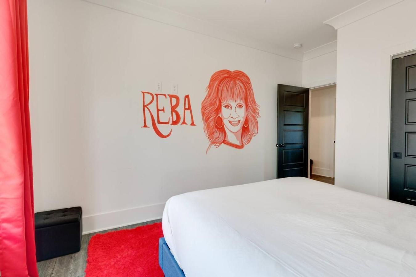 Mural The Gulch Townhome Near Broadway | Sleeps 12 Holiday home Nashville