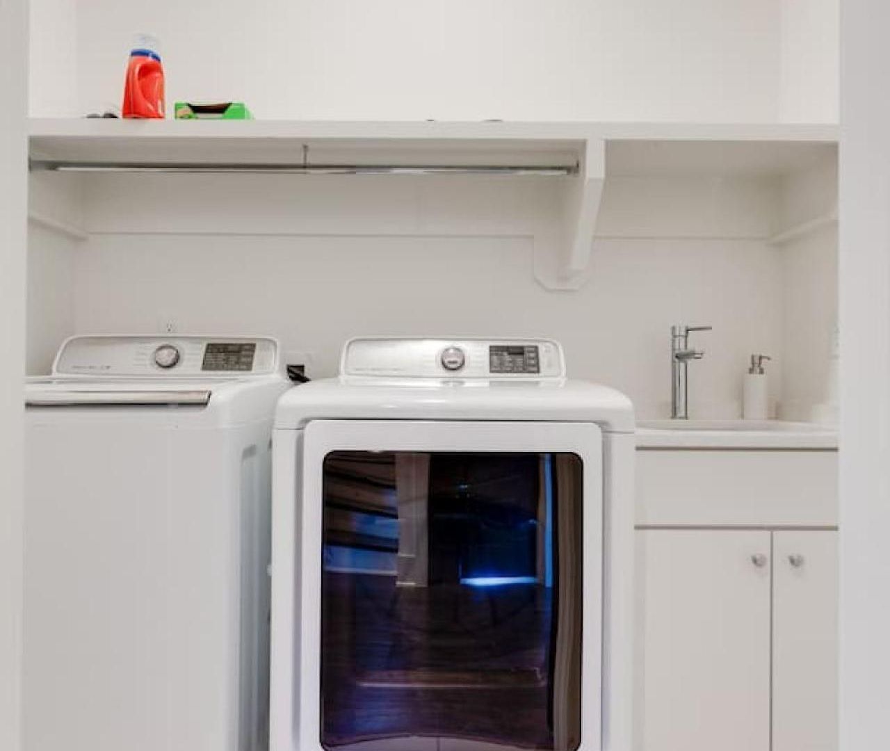 Mural The Gulch Townhome Near Broadway | Sleeps 12 *