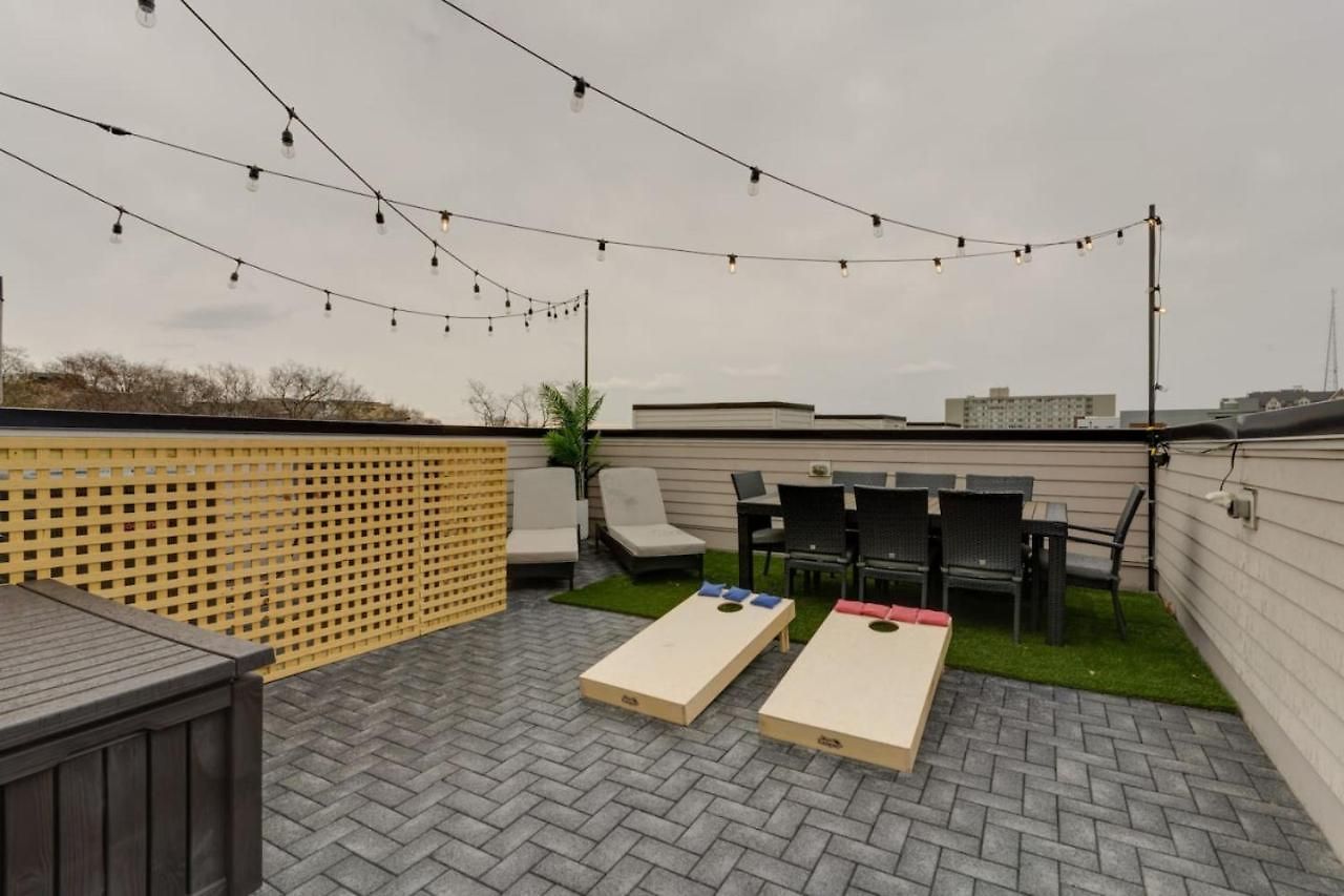 Holiday home Luxury Townhome! Rooftop-game Room! Near Broadway!