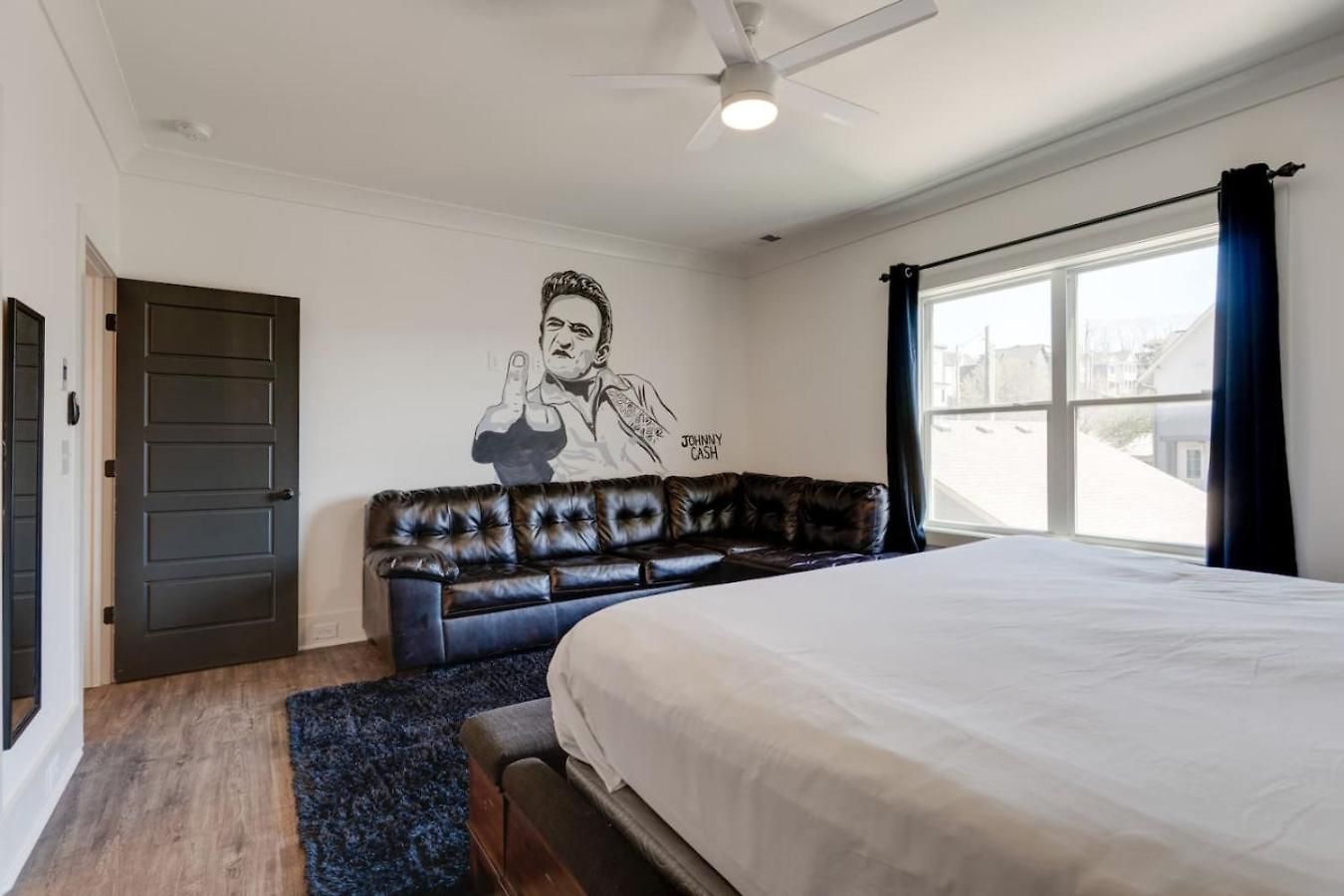 Holiday home Mural The Gulch Townhome Near Broadway | Sleeps 12 *