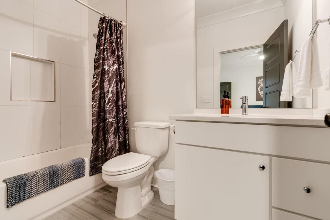 Holiday home Mural The Gulch Townhome Near Broadway | Sleeps 12 Nashville